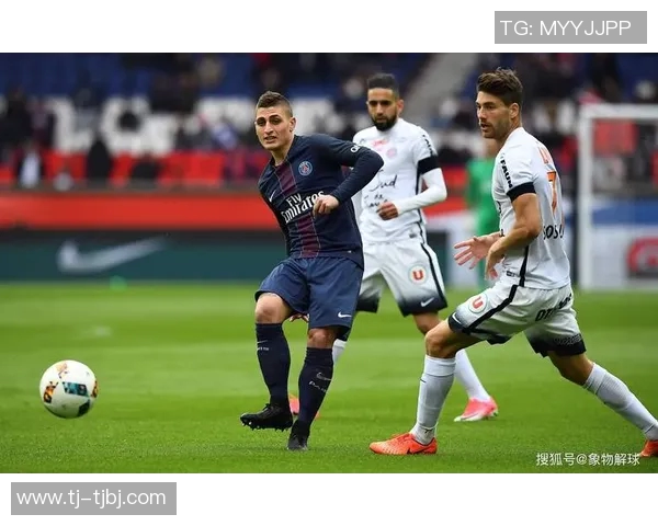 奥兰斯与普瑞兰斯的精彩对决揭示了足球战术与团队合作的重要性