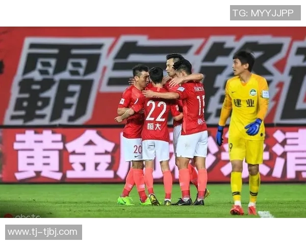 恒大与华夏幸福足协对决引发关注球迷期待精彩赛事展现球队实力