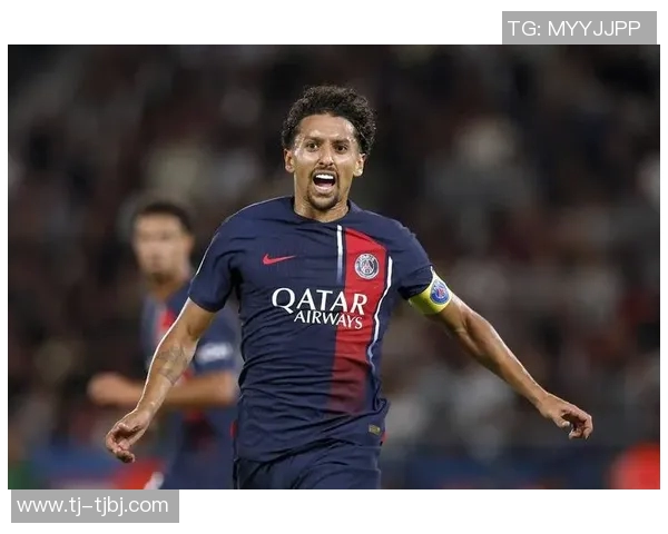 马尔基尼奥斯的传奇之路：从青涩少年到足球巨星的成长历程